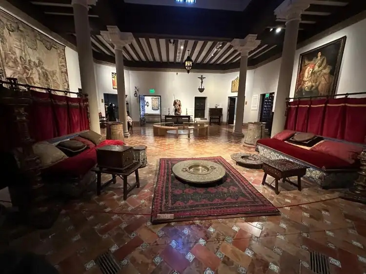Hotels near Museo de Arte Espanol Enrique Larreta