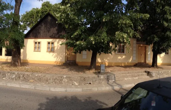 斯雷姆斯卡卡梅尼察