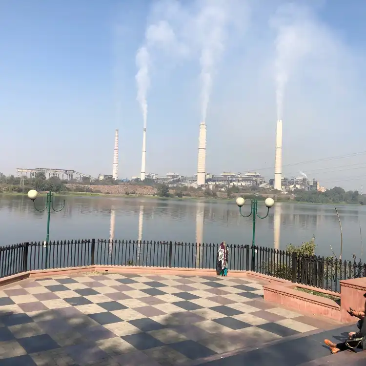 Hotels near Chambal Gardens