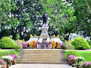 Phraya Ratsadanu Pradit Mahisara Phakdi Monument