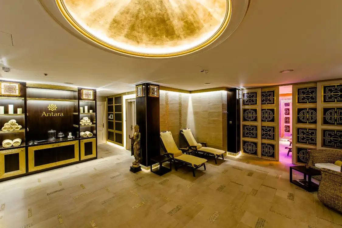 Antara Palace Spa附近的飯店