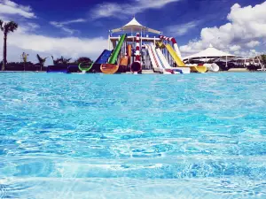 Los Delfines Water & Entertainment Park