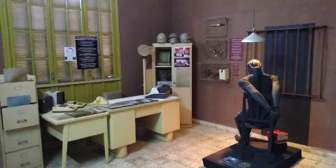 獨裁歷史與人權博物館