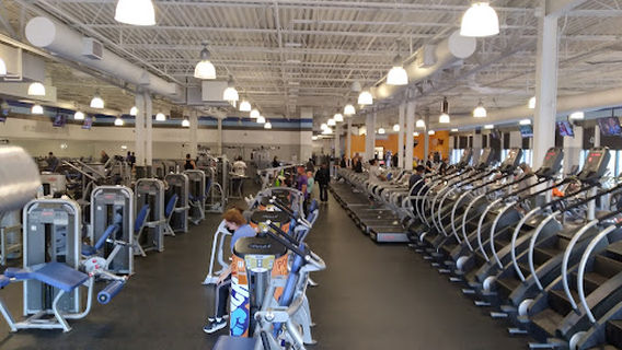 Crunch Fitness - Waterfront