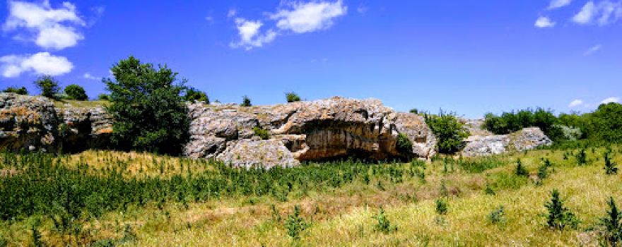 La Adam Cave