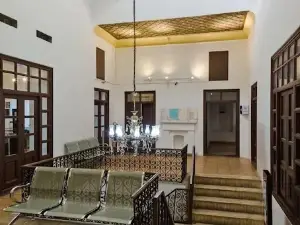 Zolfaqari Historical House