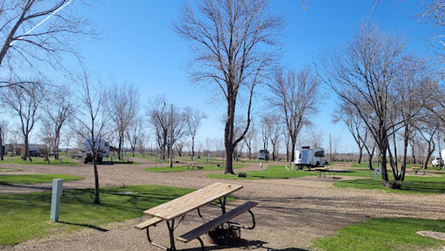 Dakota Sunsets Campground