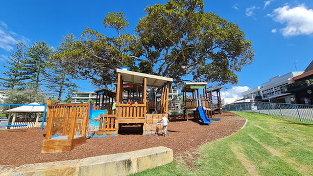 Moffat Beach Playground