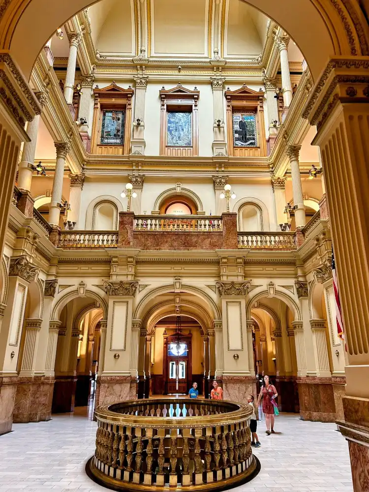 Hotels near Colorado State Capitol