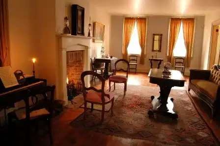 Các khách sạn gần Shriver House Museum