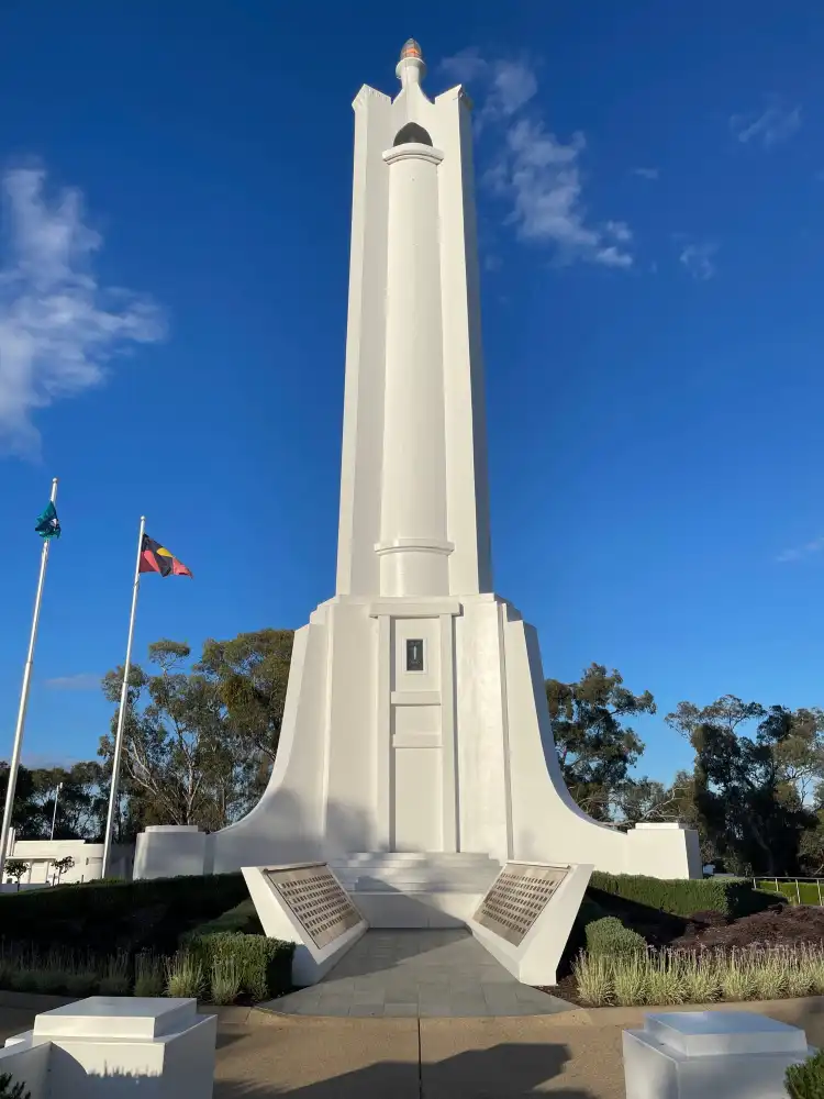 Các khách sạn gần Monument Hill War Memorial