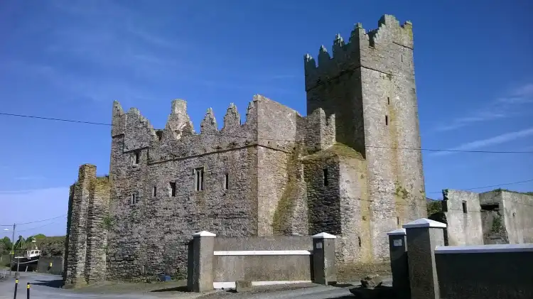 Hotels in der Nähe von Slade Castle