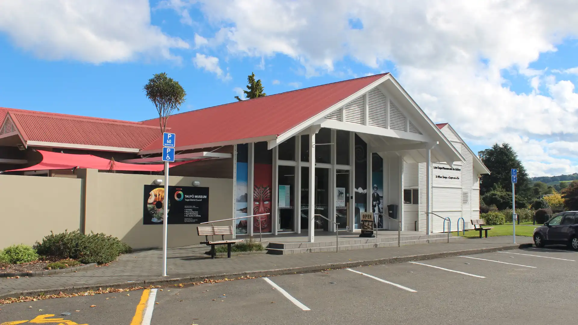Hotels near Taupo Museum and Art Gallery