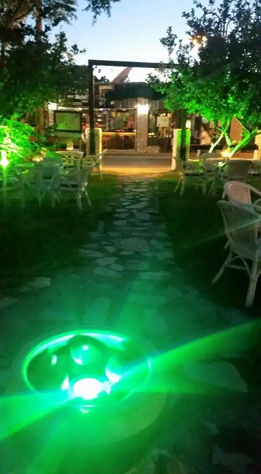 Hotels near Kelly's Irish Bar