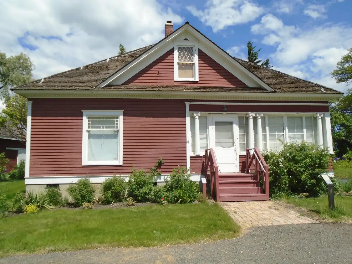 Hotels near Olmstead Place Historical State Park