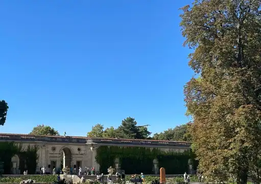 鄰近波爾多公園的酒店