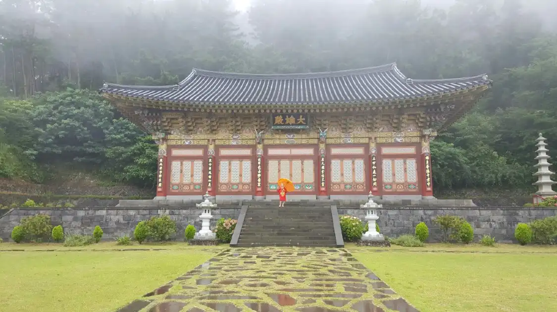 Hotels near Sarabong Park