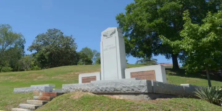 Carl Vinson Monument