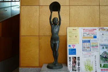 Midori no Kaze Statue