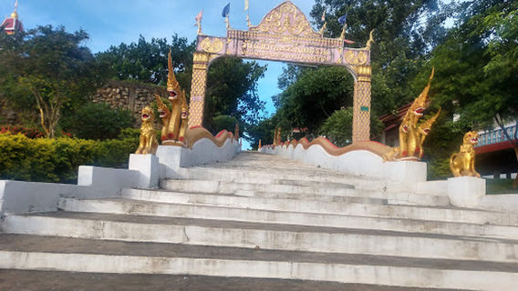 Wat Kaeo Phon Sawan