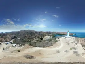 Patung Bunda Maria Pelindung Segala Bangsa