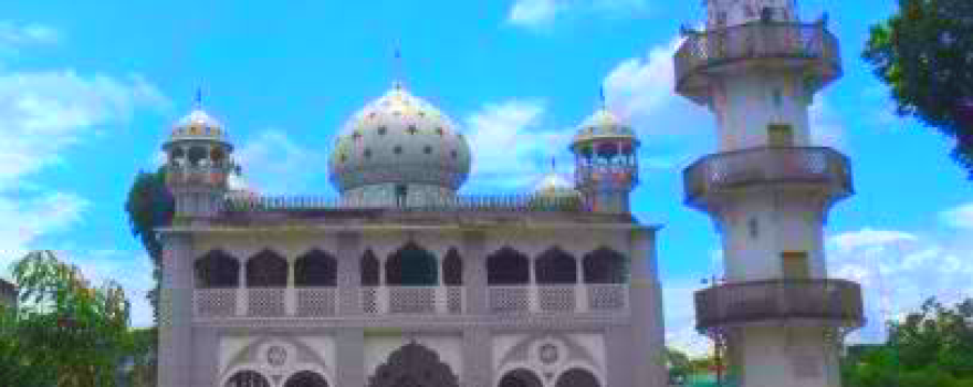 Maijdee Court Station Jame Masjid