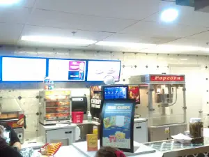 AMC Bakersfield 6