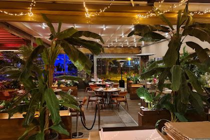 Queens Room Club Restaurant