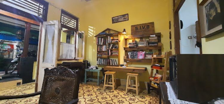 Omah Tua Coffee & Library