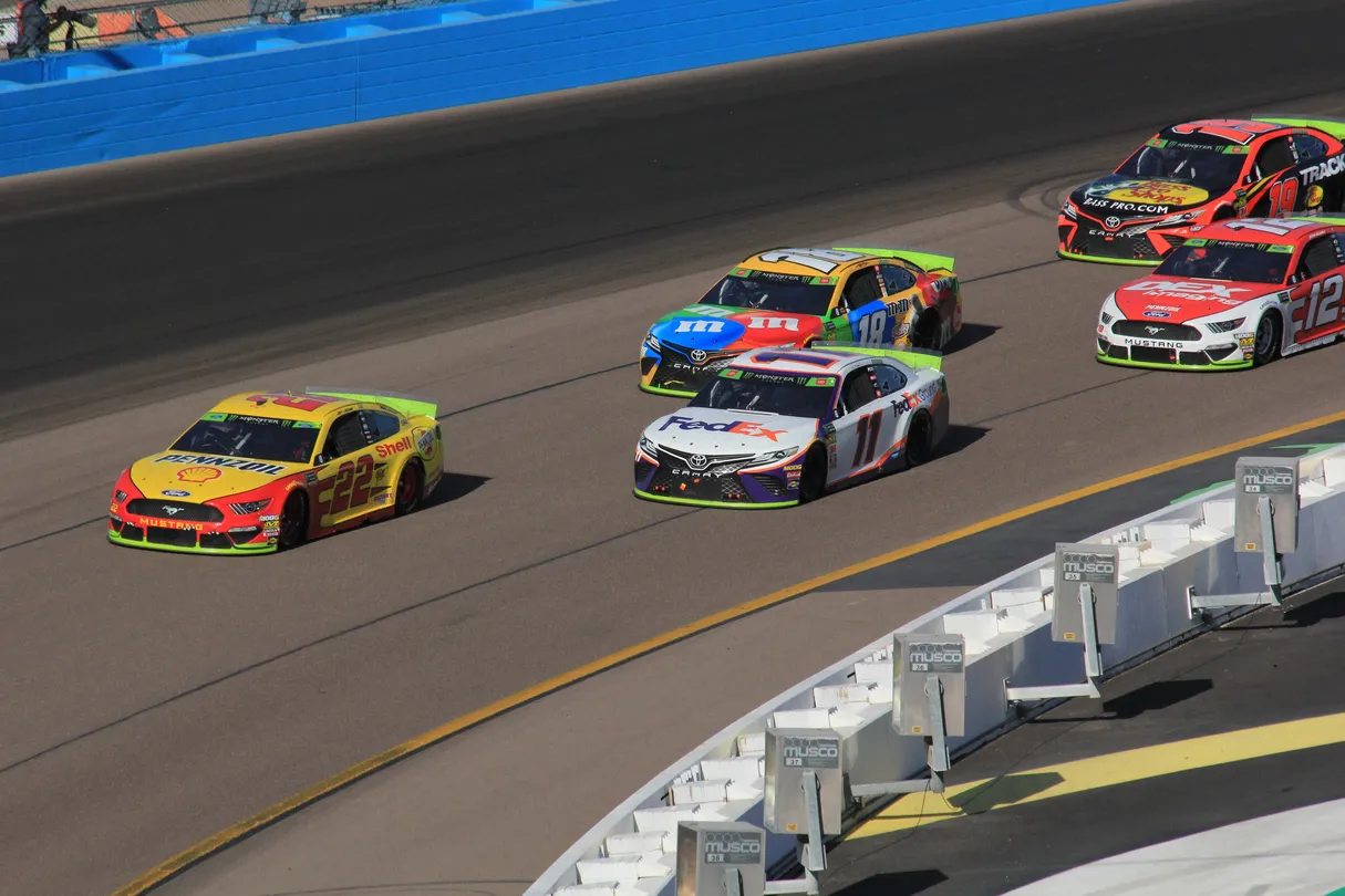 4_Phoenix Raceway