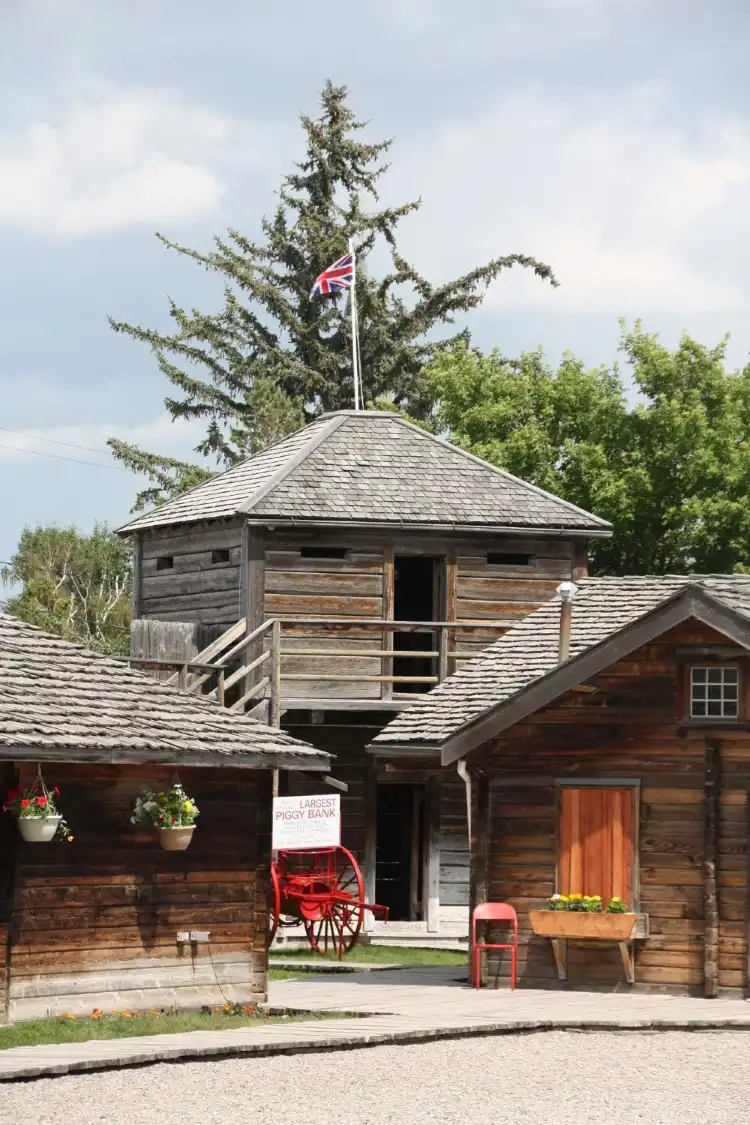 Hotels in Fort Macleod