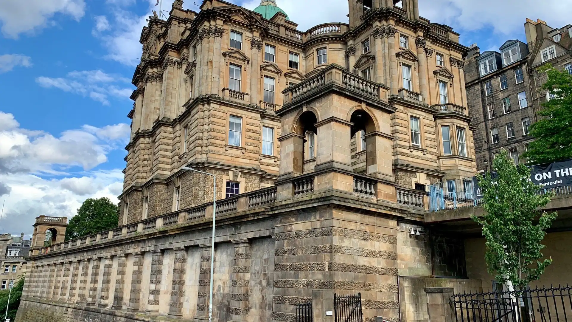 Hotels near Museum on the Mound