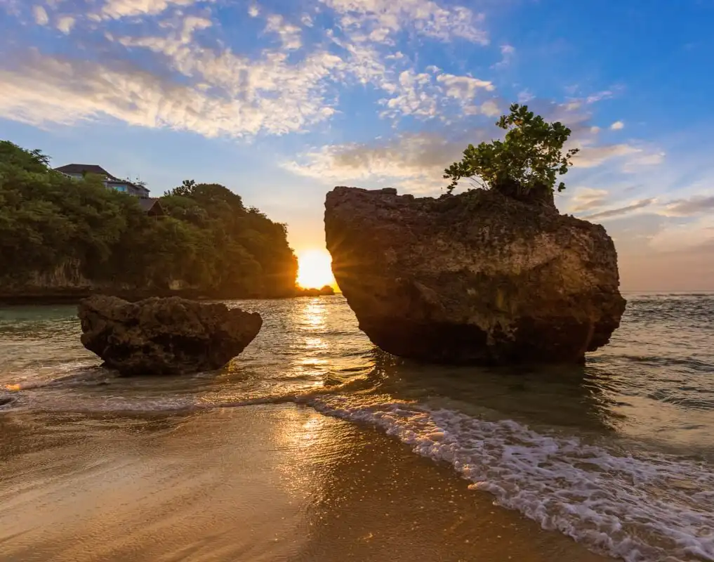 Hotels near Padang Padang Beach
