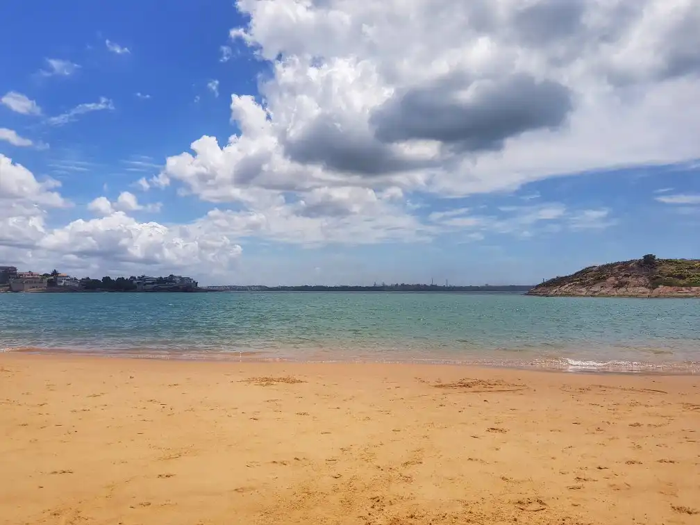 Hotels near Praias da Direita e da Esquerda