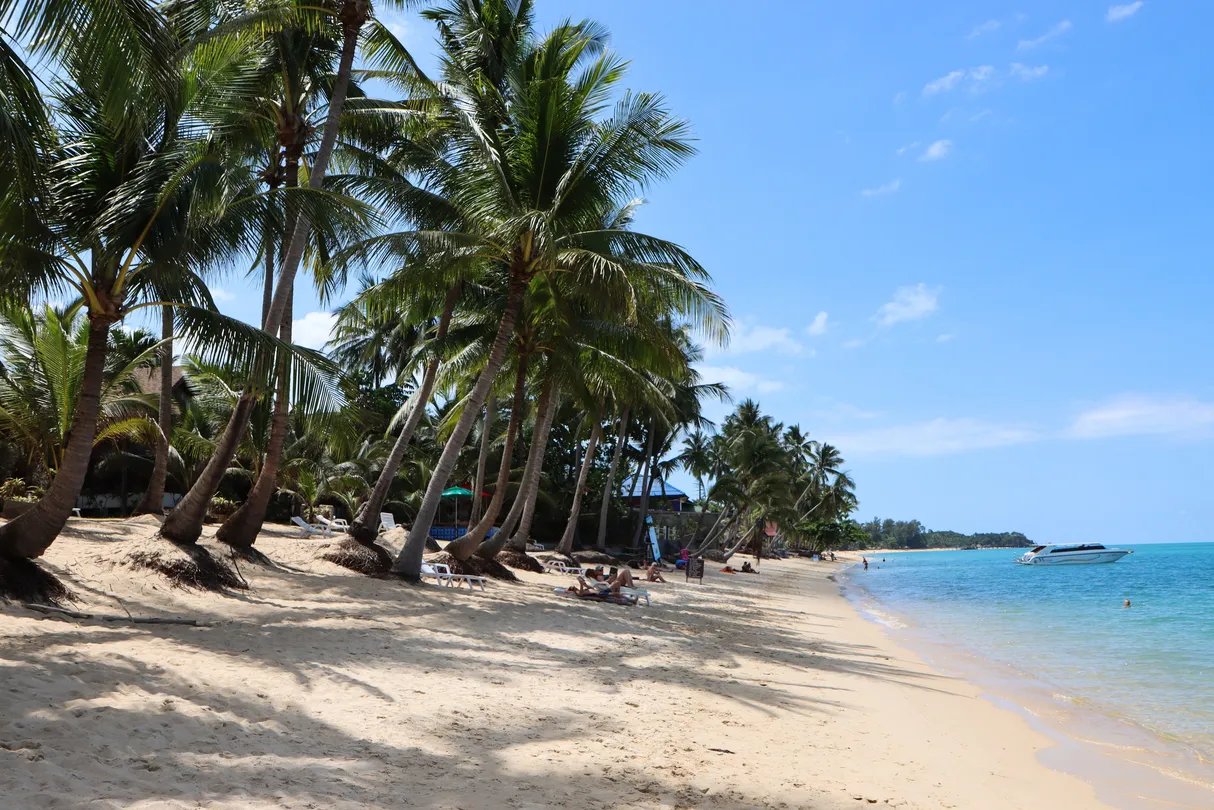 5_Maenam Beach