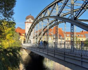 香港-萊奧本 機票酒店 自由行