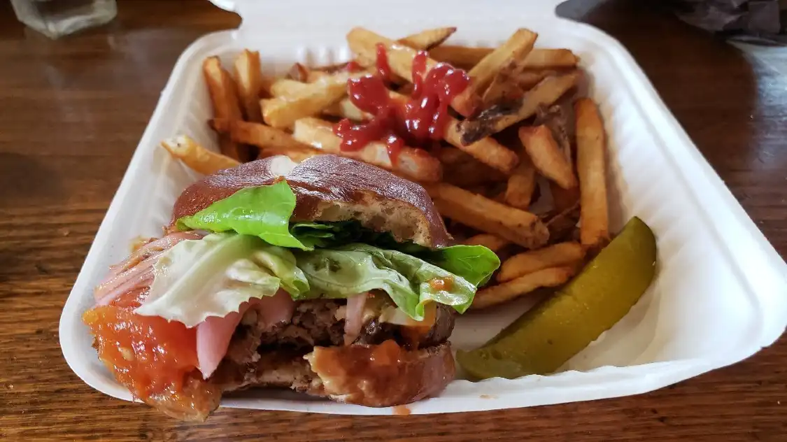 St. Marys Golf & Country Club附近的飯店