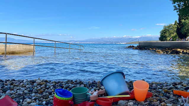 Small beaches in Njivice