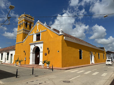 Calle Del Medio