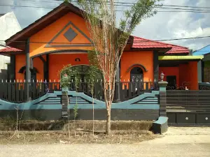 Tugu Telur Pecah