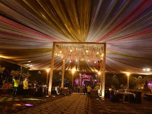 Aarambh Resort ,nautanwa baazar, maharajganj