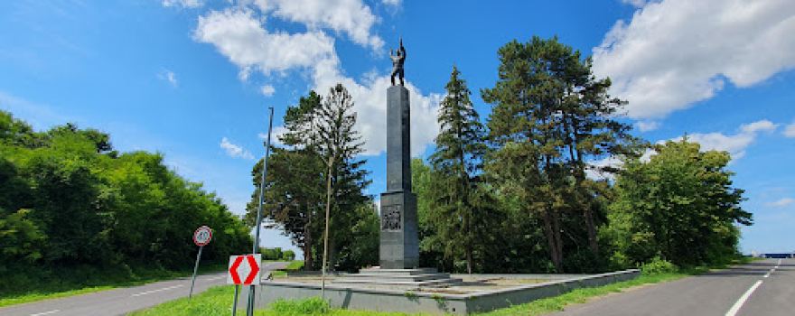 Monument to fallen fighters of the Battle of Bolman
