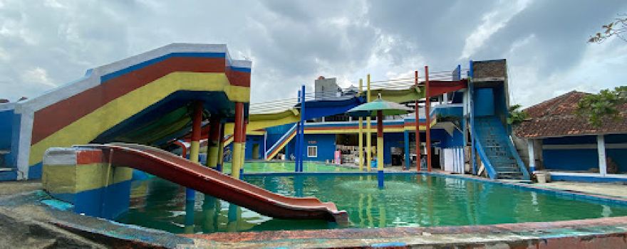 Kolam Renang Maksum Sari Makmur Ciruum