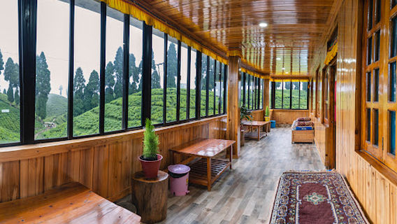 Golpahar Viewpoint Tea Shop