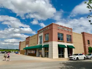 B&B Theatres Hannibal Main Street Cinema 8