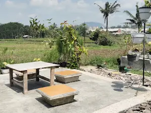 Kedai wilujeng resto n cafe , nursery, homestay, and antikgallery
