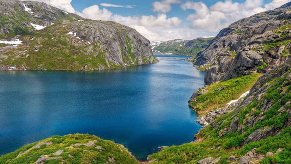 Akami-Uapishkᵁ-KakKasuak-Mealy Mountains National Park Reserve