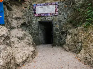 Crystal Cave