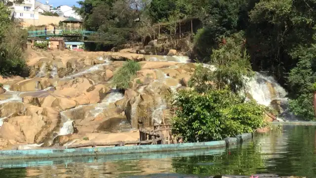 Hotels near Cam Ly Waterfall
