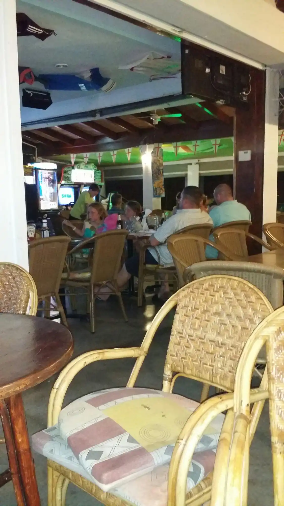 Hotels near Queens bar